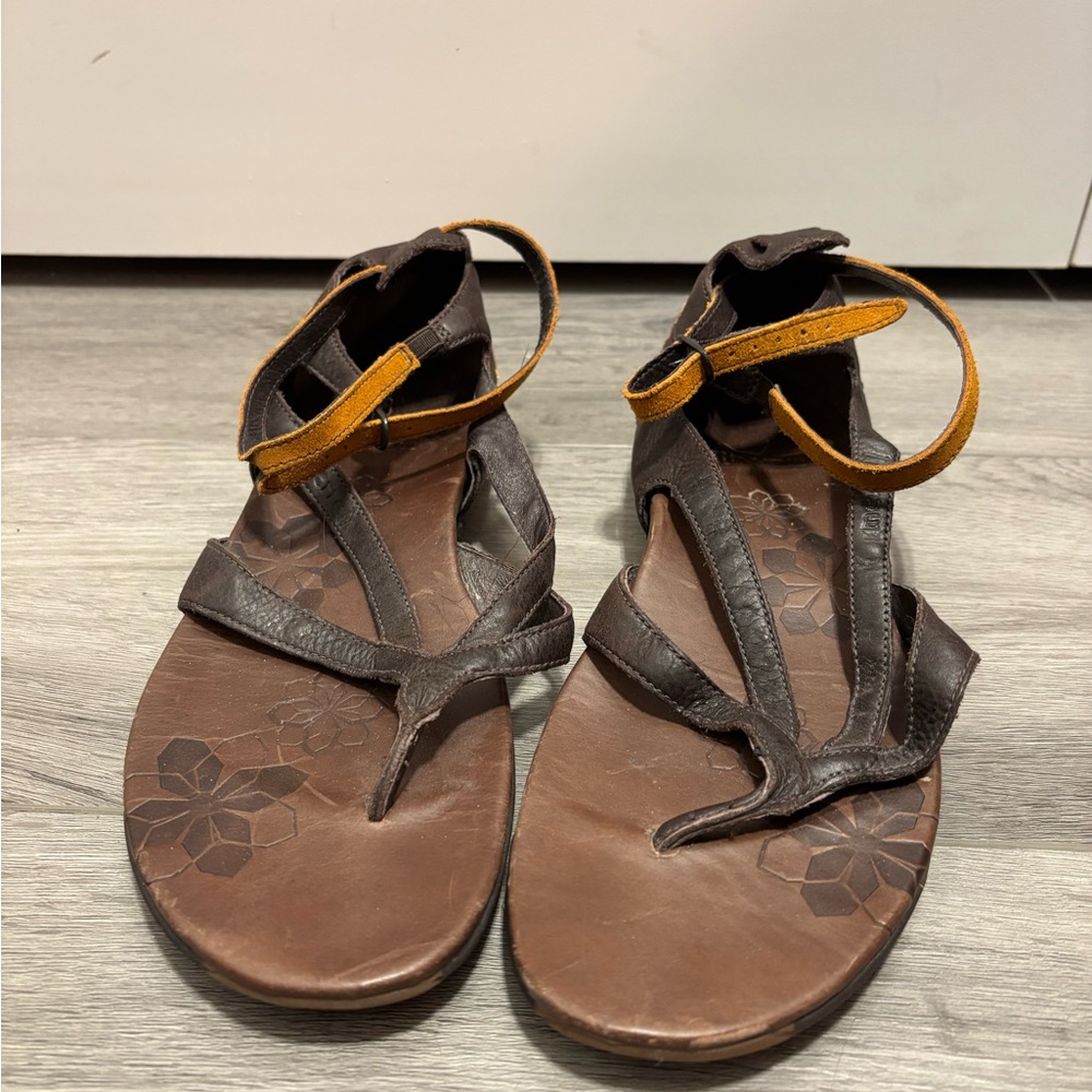 Merrell Dark Brown and Tan Sandals